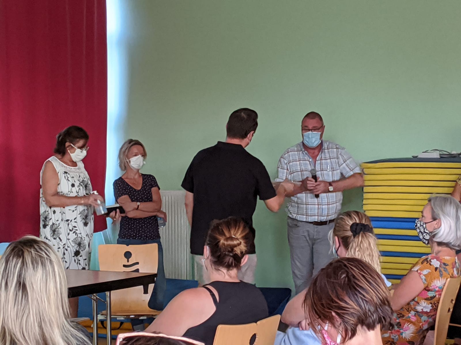 Remise d'un chèque de 500€ au FSE